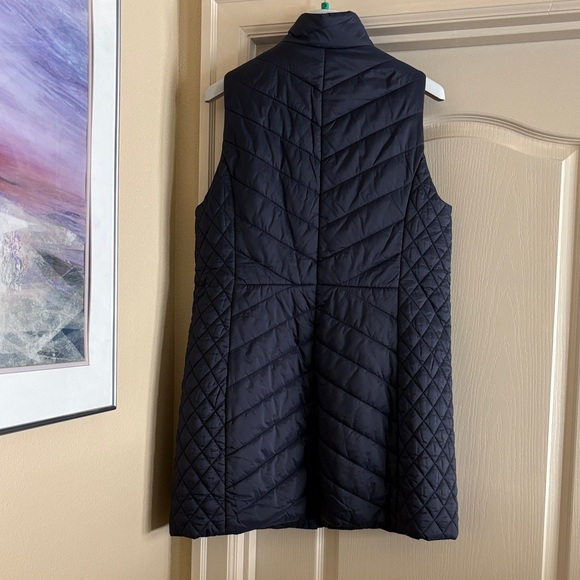 Talbots Navy Quilted Vest Zip Front Side Pockets size Medium - Picture 2 of 2
